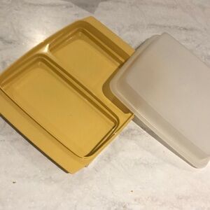 Tupperware vintage yellow divided tray with lid. EUC!